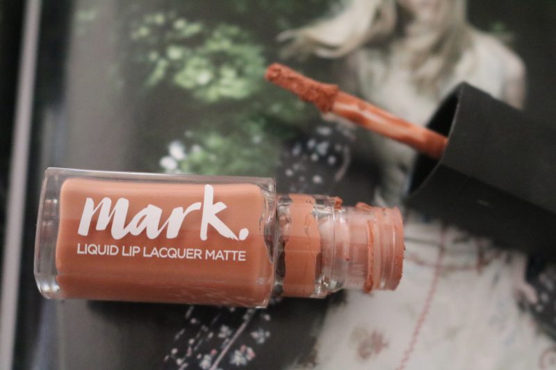 Avon Mark Liquid Lip Lacquer Dare To be bare matte
