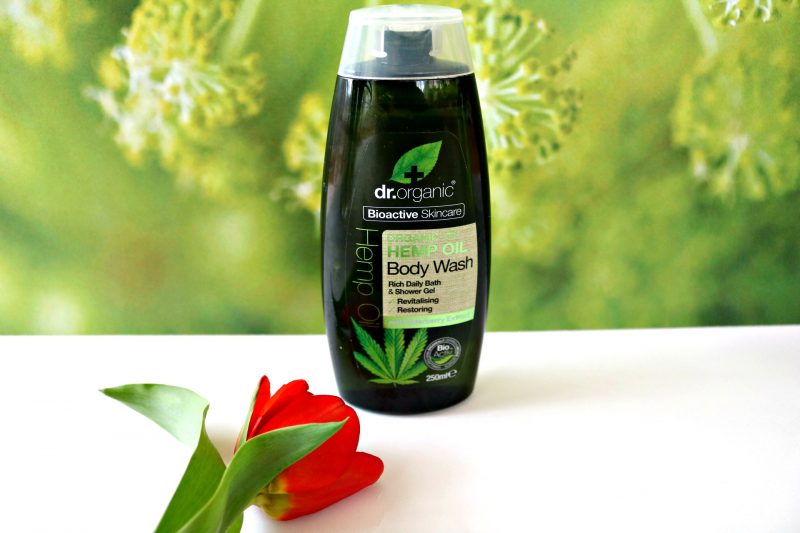 Dr. Organic Slovenija gel za prhanje s konopljinim oljem